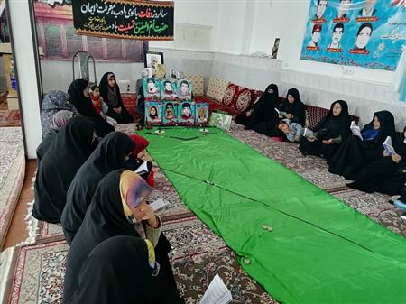 برگزاری محفل انس با قرآن در محل حسینیه روستا